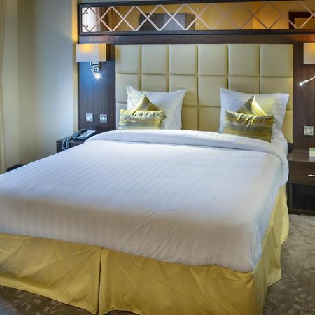 Golden Ocean Hotel Доха Екстериор снимка