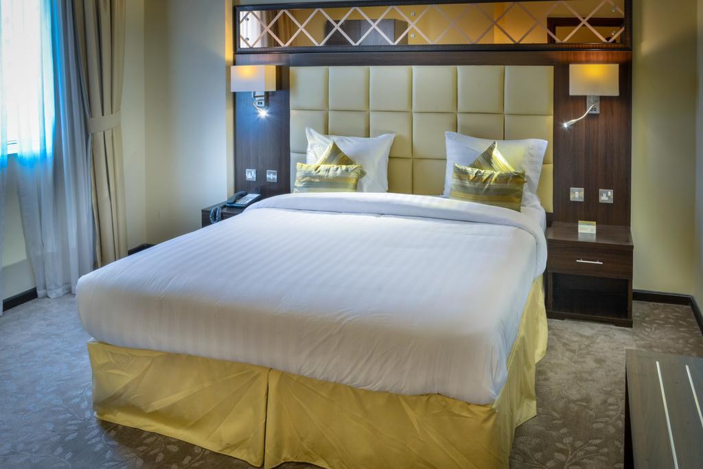 Golden Ocean Hotel Доха Екстериор снимка