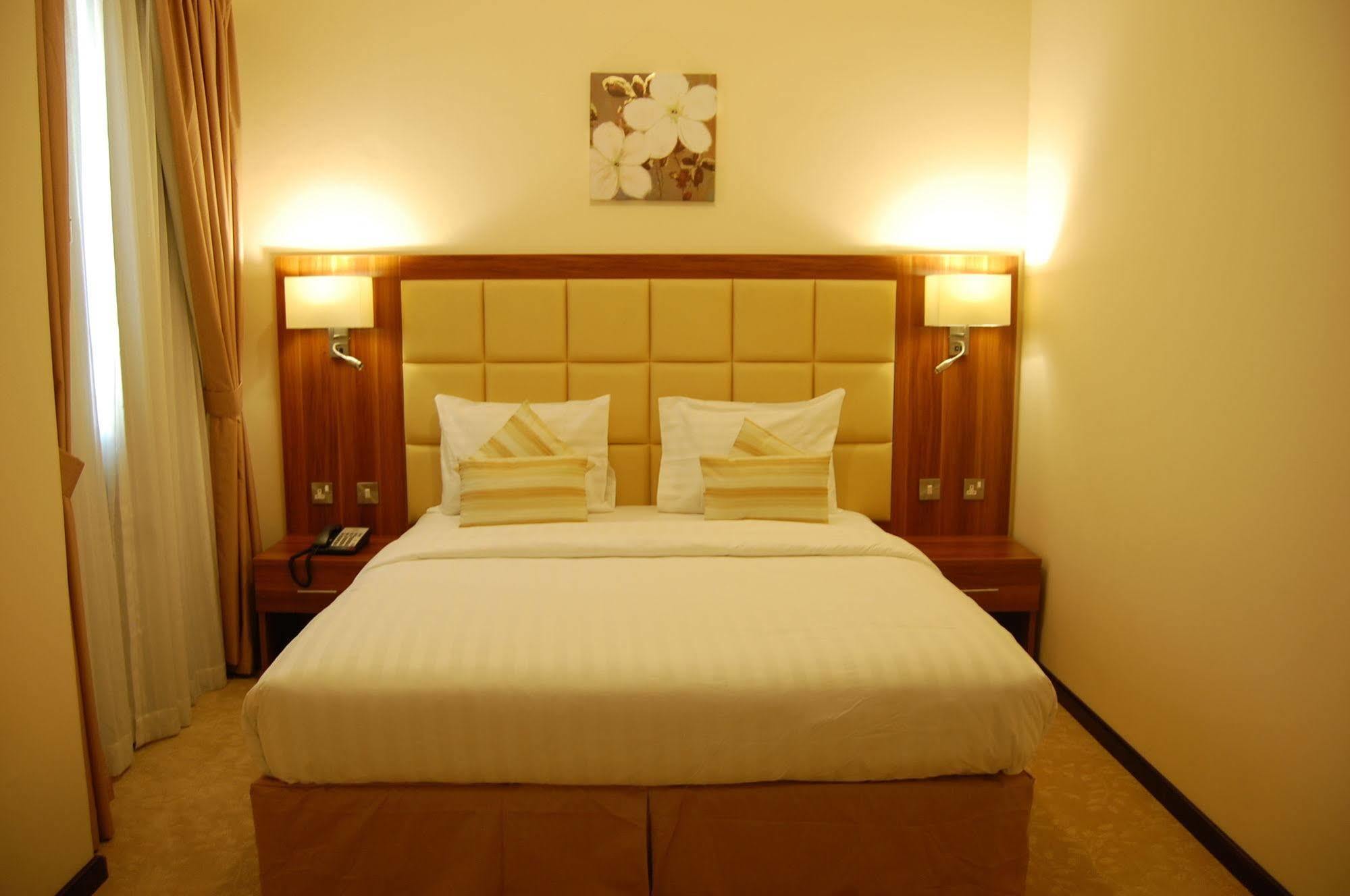 Golden Ocean Hotel Доха Екстериор снимка
