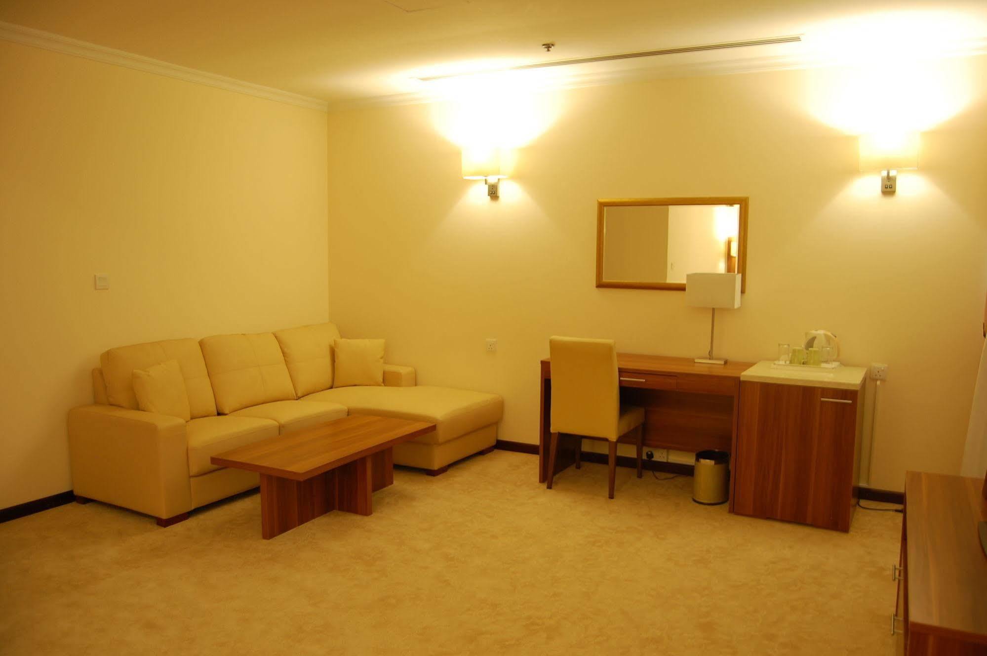Golden Ocean Hotel Доха Екстериор снимка