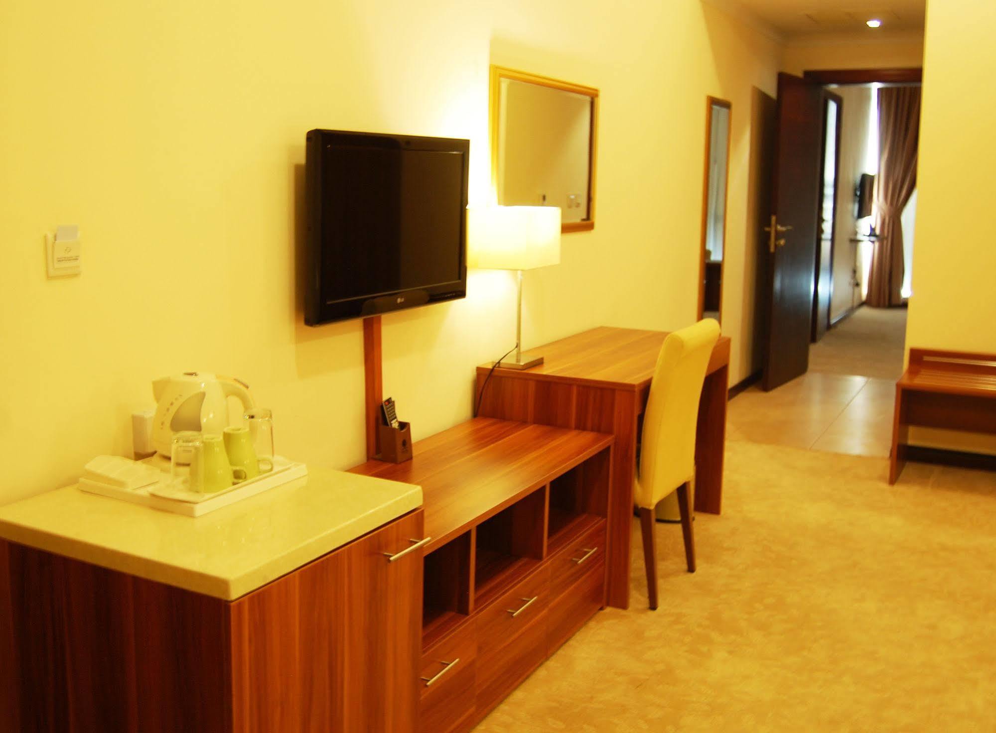 Golden Ocean Hotel Доха Екстериор снимка