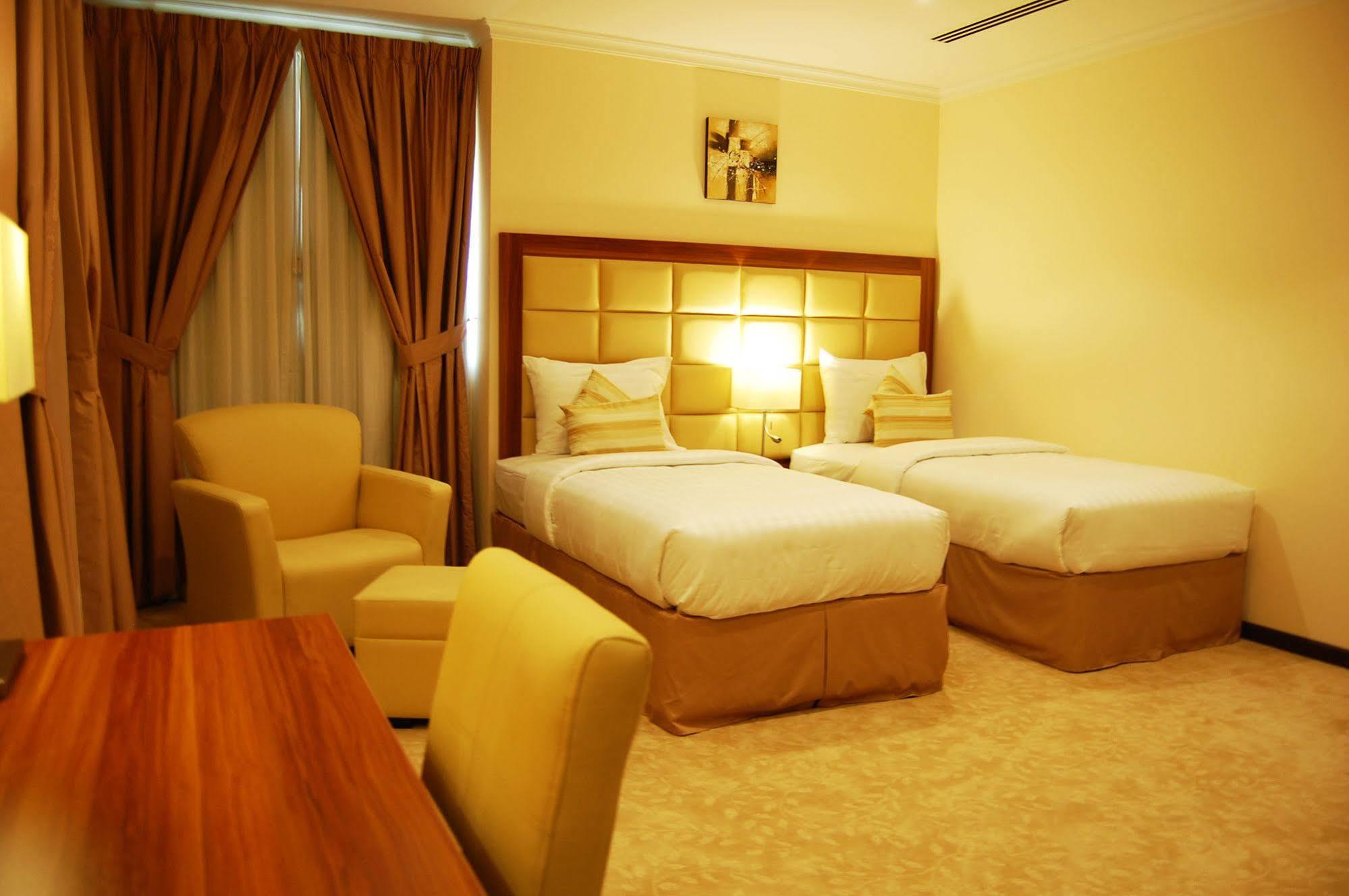 Golden Ocean Hotel Доха Екстериор снимка