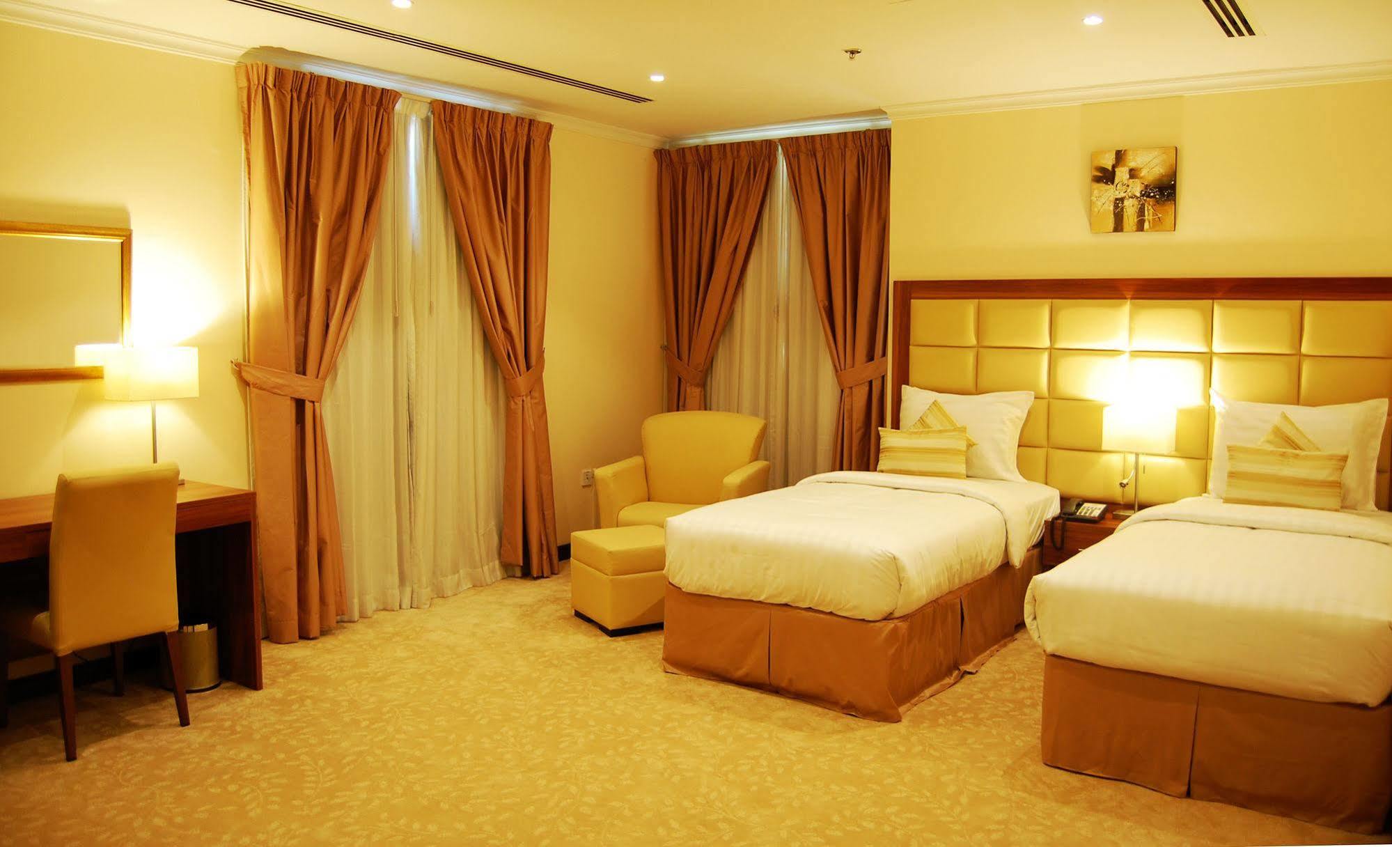 Golden Ocean Hotel Доха Екстериор снимка